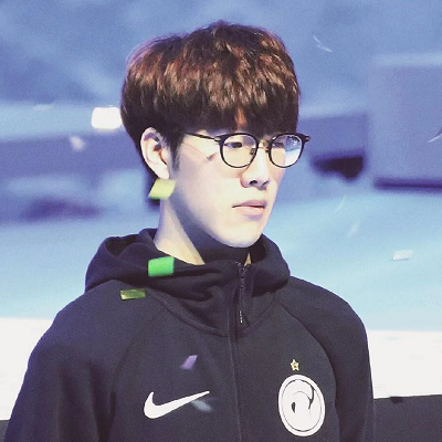 Fabre 对粉丝的反对声回应，加入 aurora ;